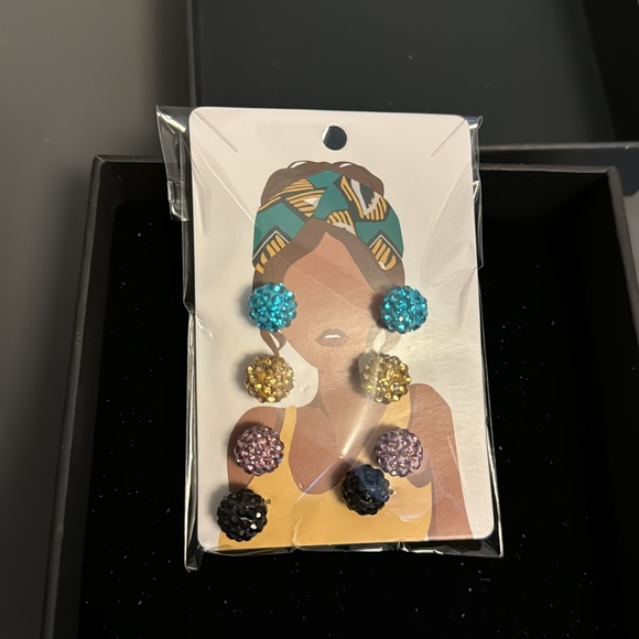 Great Deal Gorgeous Earrings 4 pairs set - Picture 4 of 4